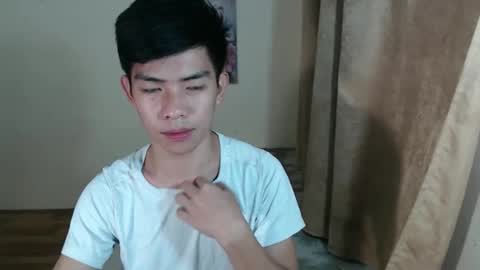 Snapshot of clyde_twinkx chatting on 02.27.26 clyde_twinkx online show from 02.27.26