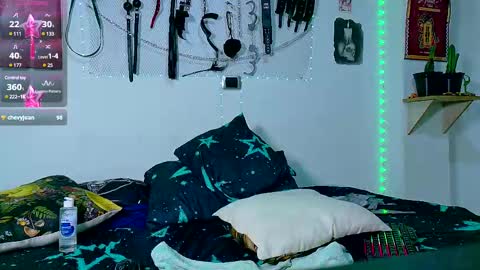 Clyde and Bunny online show from 03.05.25