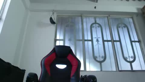 Snapshot of cockardent chatting on 01.15.25 boy swinger online show from 01.15.25