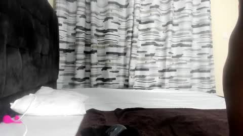 Snapshot of coco_leila chatting on 02.09.25 coco_leila online show from 02.09.25