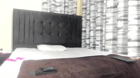 Snapshot of coco_leila chatting on 02.20.25 coco_leila online show from 02.20.25