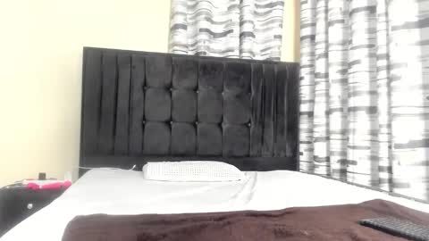 Snapshot of coco_leila chatting on 02.27.25 coco_leila online show from 02.27.25