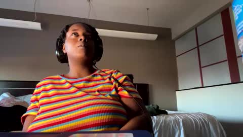 Snapshot of cocoa__bbgirl chatting on 12.29.24 Goddess Ceresa online show from 12.29.24