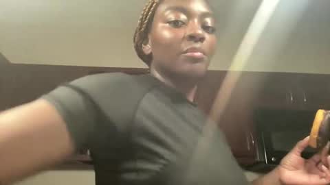 Snapshot of cocobuttergirlfriend chatting on 11.03.25 cocobuttergirlfriend online show from 11.03.25