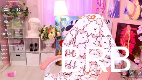 Snapshot of coconut_mia chatting on 01.19.25 Mia online show from 01.19.25