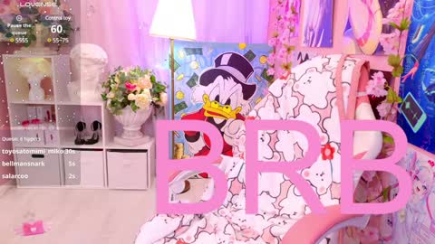 Snapshot of coconut_mia chatting on 01.26.25 Mia online show from 01.26.25