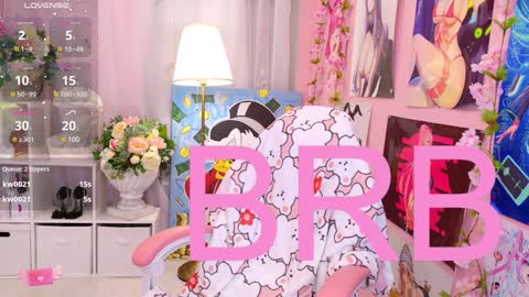 Snapshot of coconut_mia chatting on 02.01.25 Mia online show from 02.01.25