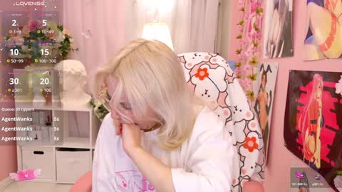 Snapshot of coconut_mia chatting on 02.04.25 Mia online show from 02.04.25