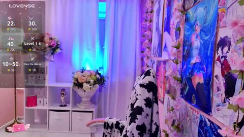 Snapshot of coconut_mia chatting on 10.04.25 Mia online show from 10.04.25