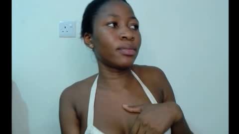 Snapshot of cocopiexx chatting on 11.01.25 sachi online show from 11.01.25