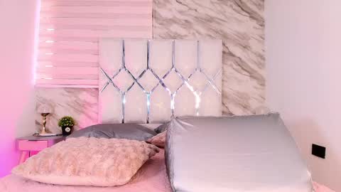 Snapshot of colett_hall chatting on 04.23.26 colett online show from 04.23.26