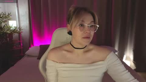 Collen Mon Tue Wed Thu Fri GMT 3 0300am - 0900am  online show from 04.04.26