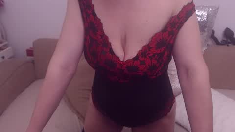 Snapshot of college_dream_bbw chatting on 06.18.26 Maddison online show from 06.18.26