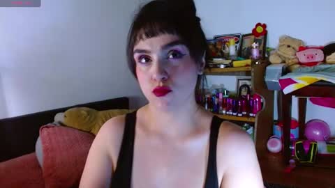 Snapshot of collette_beaufoy chatting on 07.15.26 Collette online show from 07.15.26