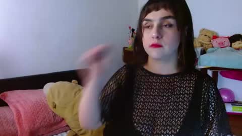 Snapshot of collette_beaufoy chatting on 07.18.26 Collette online show from 07.18.26