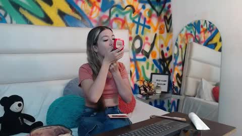 Snapshot of collins_aria chatting on 01.18.26 valentina online show from 01.18.26