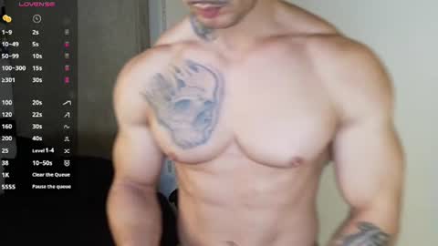 Snapshot of colombianmuscle8 chatting on 06.19.26 colombianmuscle8 online show from 06.19.26