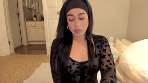 Snapshot of colombiantexas chatting on 06.11.26 ........ Instagram Lorysexys online show from 06.11.26