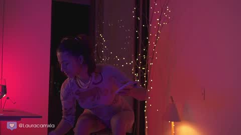 Laura online show from 12.20.24