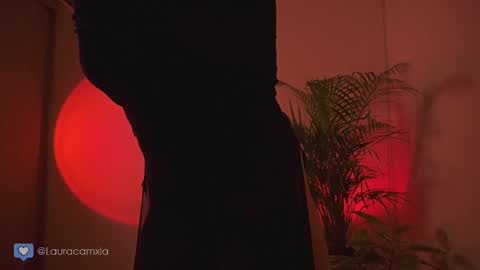 Laura online show from 03.02.25