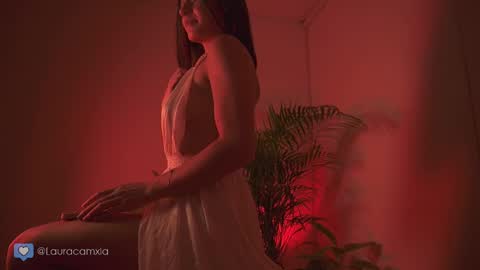 Laura online show from 03.07.25