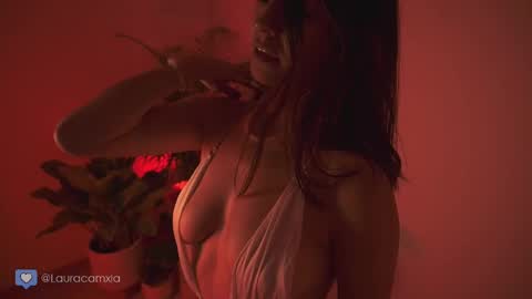 Laura online show from 03.07.25