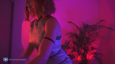 Laura online show from 03.10.25