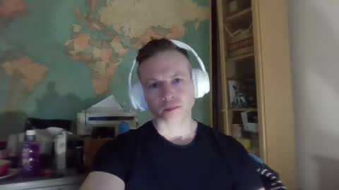 Snapshot of comecontrol chatting on 03.04.25 comecontrol online show from 03.04.25