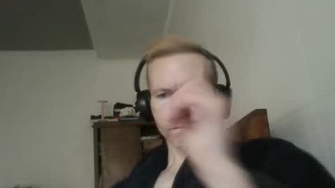 Snapshot of comecontrol chatting on 09.15.25 comecontrol online show from 09.15.25