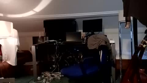 Snapshot of comingtocum chatting on 11.19.25 comingtocum online show from 11.19.25