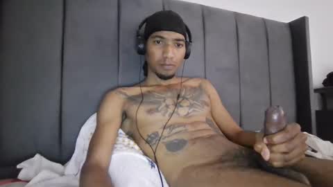 Snapshot of comoseria1927realg4life chatting on 05.24.26 comoseria1927realg4life online show from 05.24.26