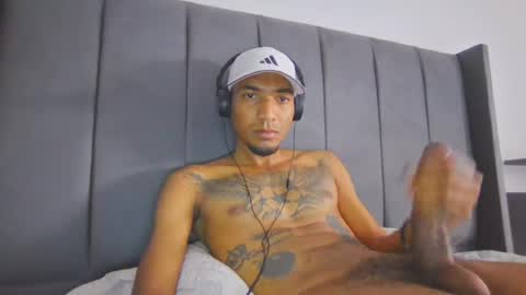 Snapshot of comoseria1927realg4life chatting on 06.24.26 comoseria1927realg4life online show from 06.24.26