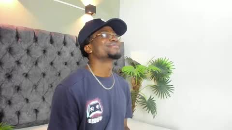 COMPTON online show from 10.04.25