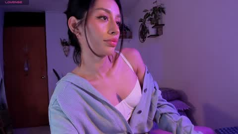 connie    online show from 01.07.25