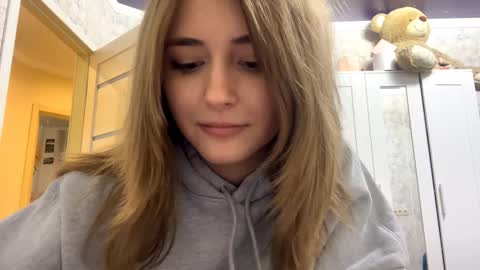 Snapshot of constancefanny chatting on 02.11.26 Amelia online show from 02.11.26