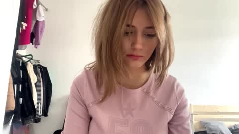 Snapshot of constancefanny chatting on 02.13.26 Amelia online show from 02.13.26