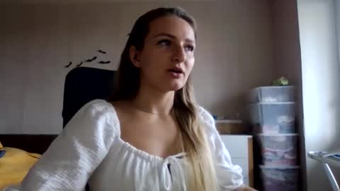 cora_fora online show from 10.03.25