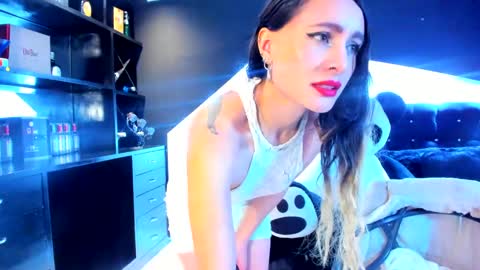 Coral  online show from 02.28.25