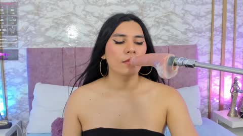 coraline hot18 online show from 12.31.24