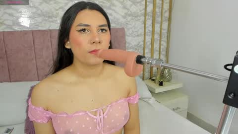 coraline hot18 online show from 02.18.25