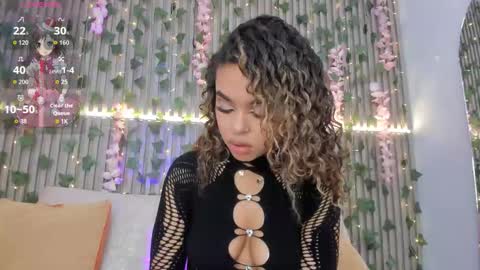coralineross_ online show from 11.15.25