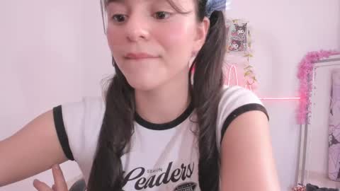 Snapshot of coralinexxx07 chatting on 04.28.26 Coraline uwu Bienvenidos al dulce mundo de Coraline Hola amores soy Coraline Una chica tierna juguetona online show from 04.28.26