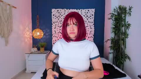 Snapshot of coralquinn chatting on 07.07.26 online show from 07.07.26