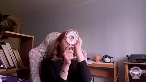 Snapshot of corinearendale chatting on 05.30.26 Elvi online show from 05.30.26