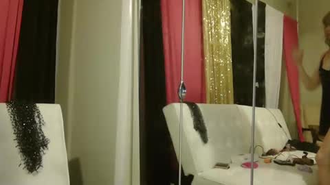 Snapshot of corinnebijou chatting on 02.09.25 CorinneBijou online show from 02.09.25