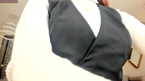 Corinne Russo online show from 09.22.25