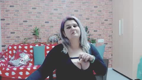 Elisa online show from 01.18.25