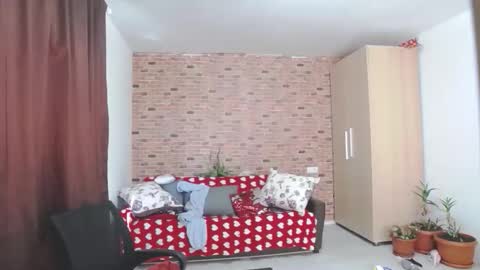 Elisa online show from 10.13.25