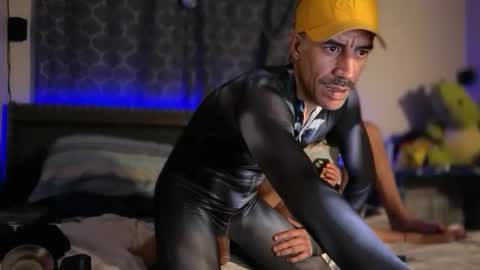 Queer Vibes  Slow Burn  Good Energy  online show from 01.15.26