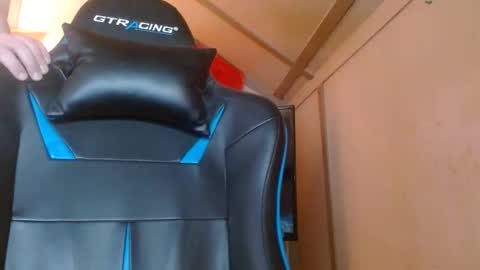 Snapshot of cosmicjones88 chatting on 01.05.25 cosmicjones88 online show from 01.05.25